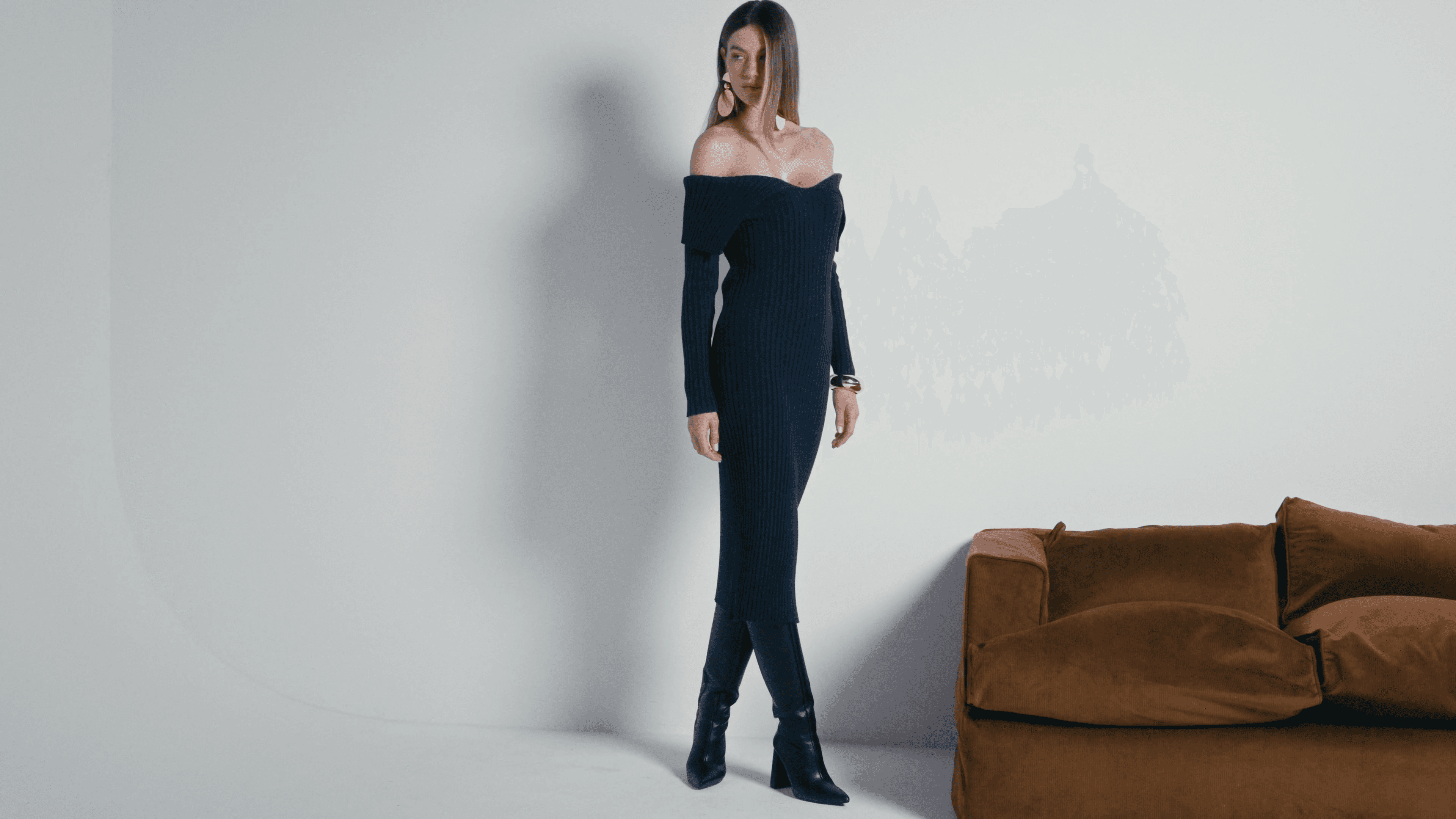 Dinha Tricot frame 23