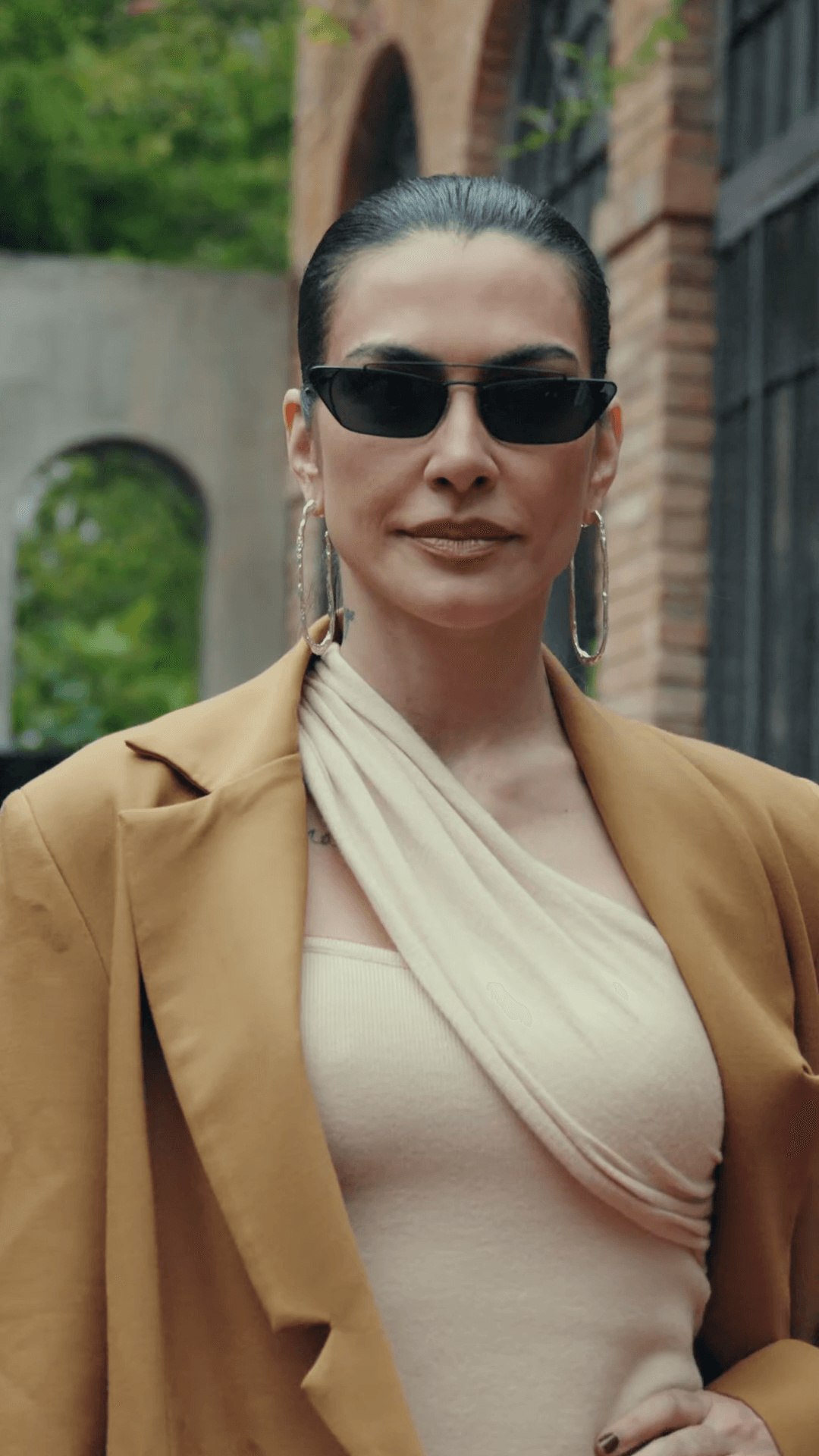 La Sirène × Ginger frame 9