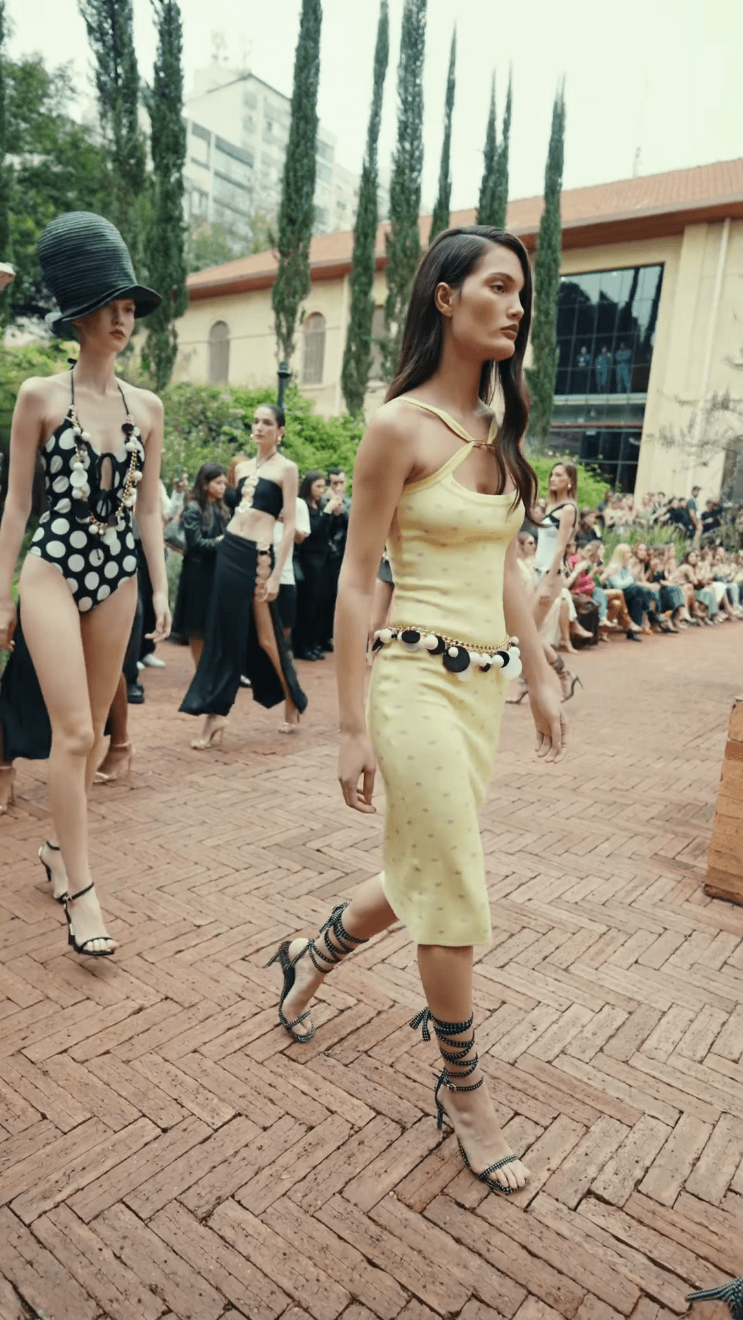 La Sirène × Ginger frame 20