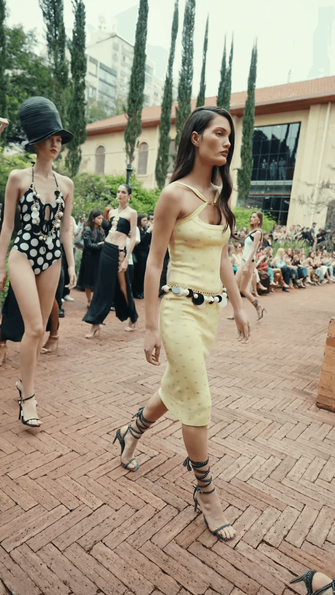 La Sirène × Ginger frame 21