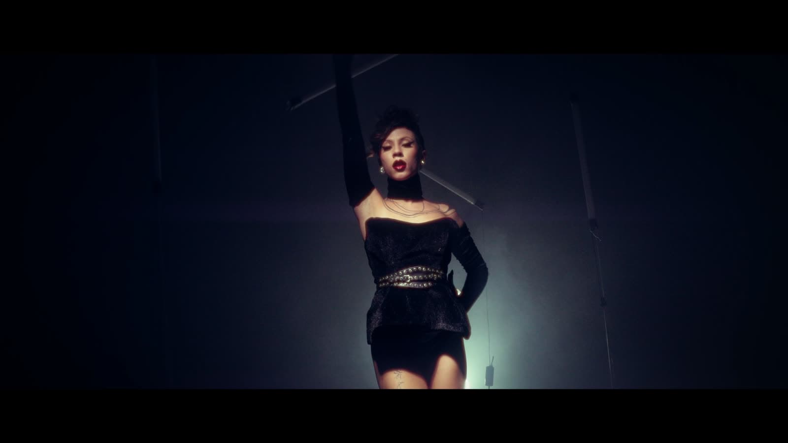 Voguing frame 3
