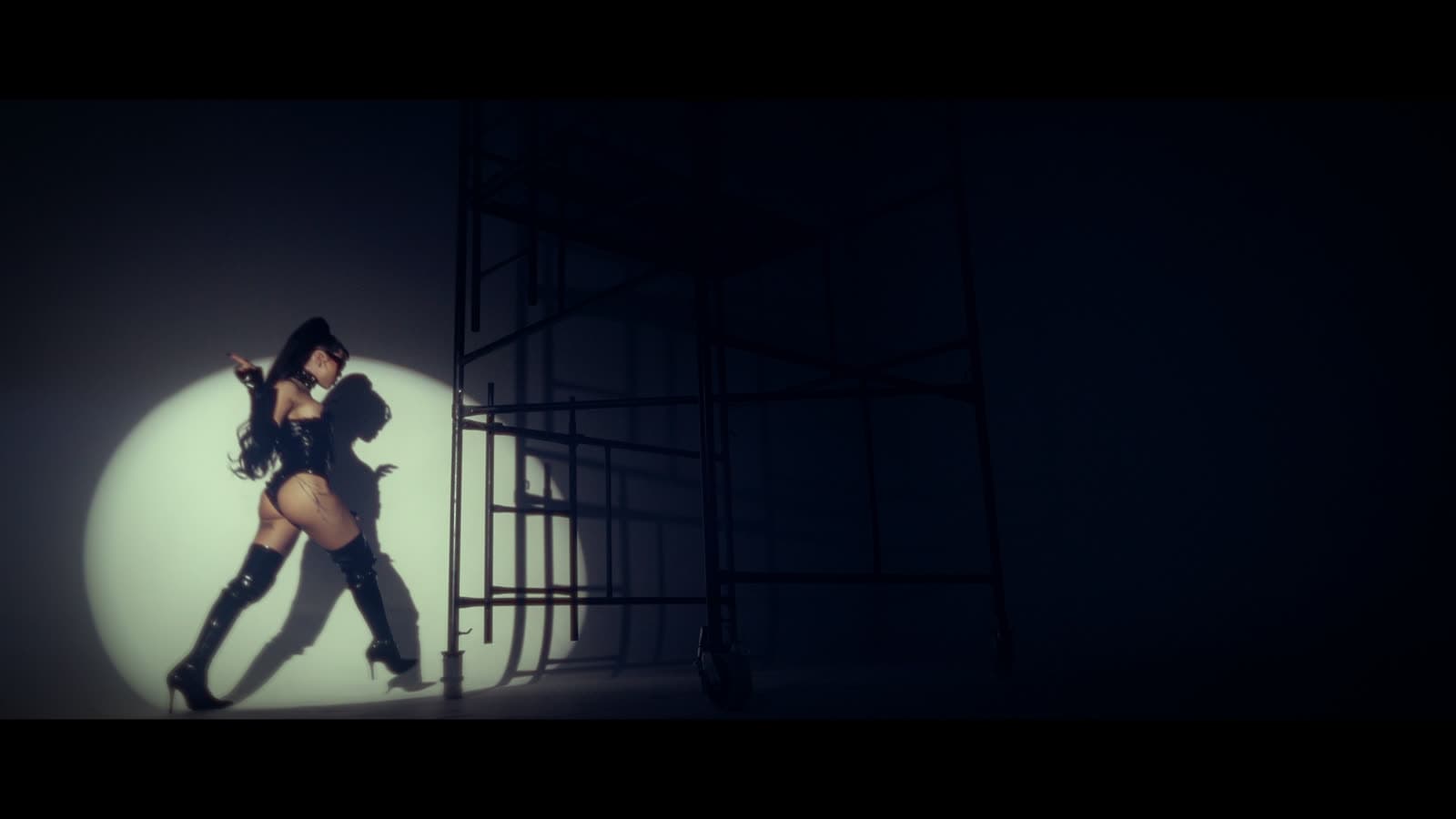 Voguing frame 27