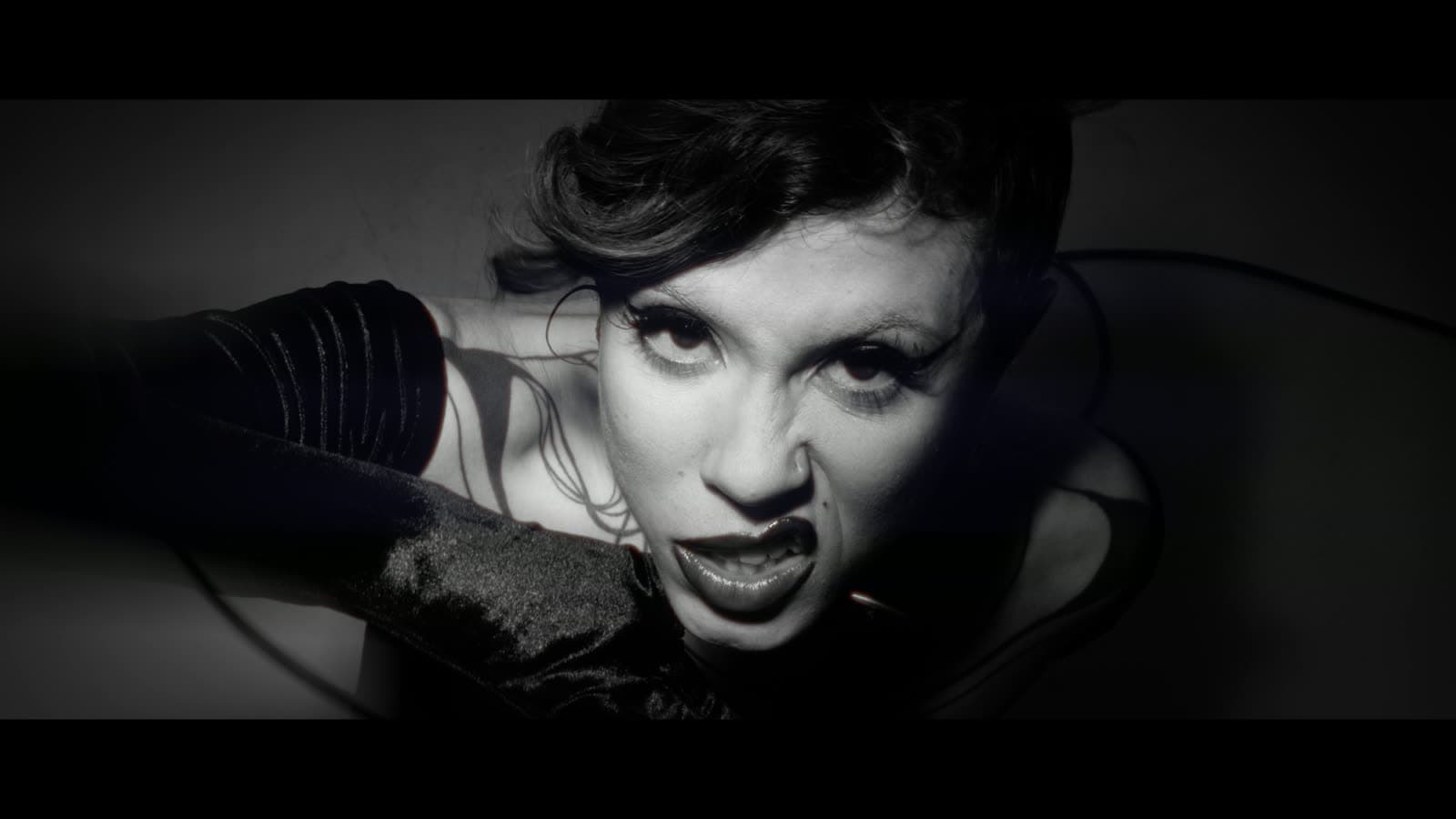Voguing frame 32